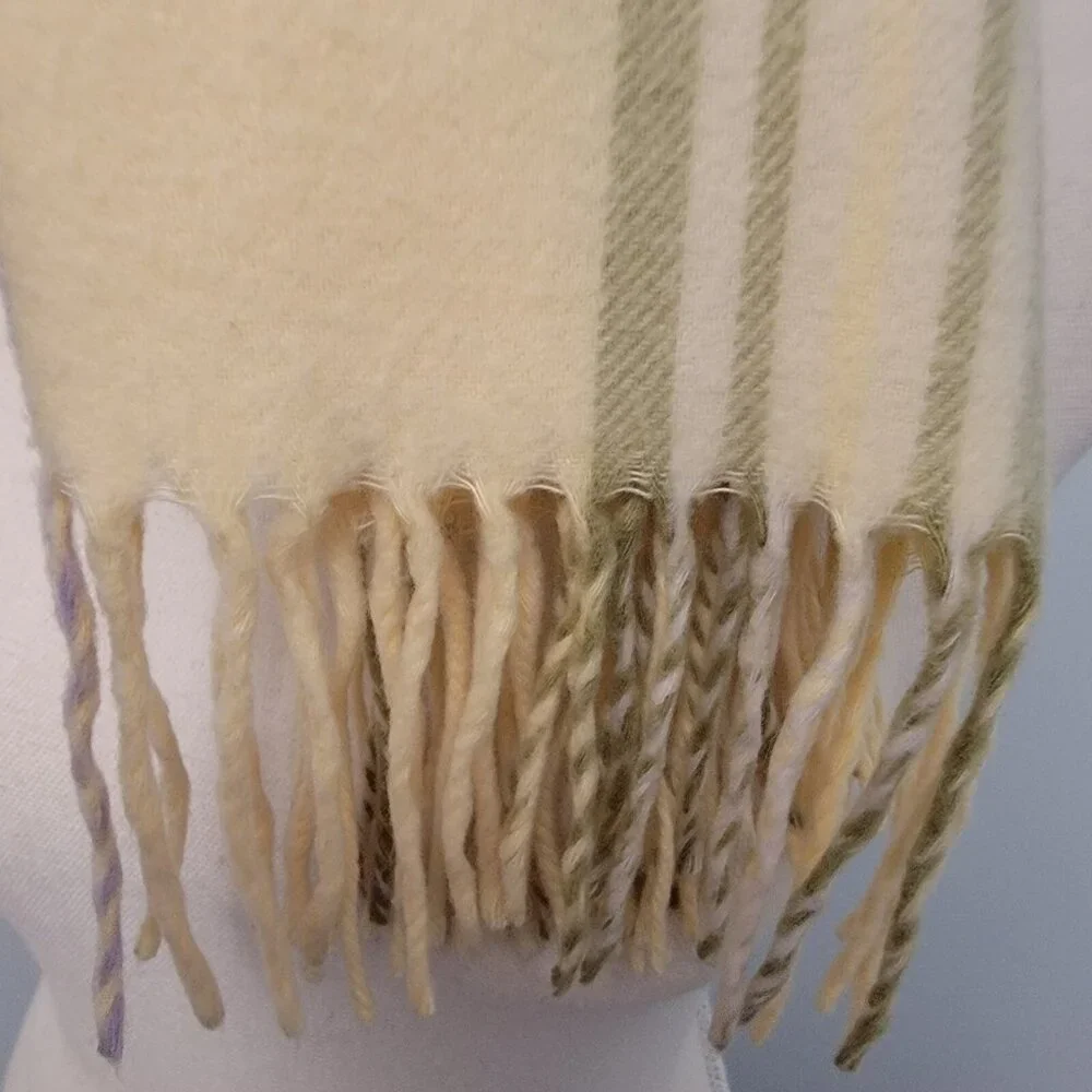 Vintage LORD & TAYLOR Scarf  100% Super Soft Acrylic Plaid‎ Scarf w/ Fringe